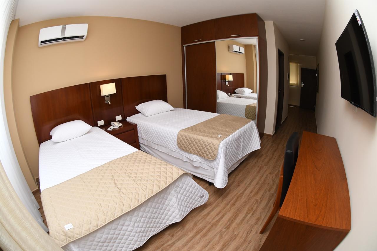 Taos Apart Hotel Санта-Крус-де-ла-Сьерра Экстерьер фото